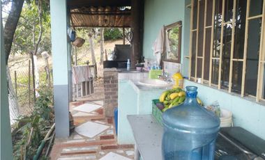 Casa lote en venta de 1500 M2 en La Mesa Cund, COL EN 450 MILL