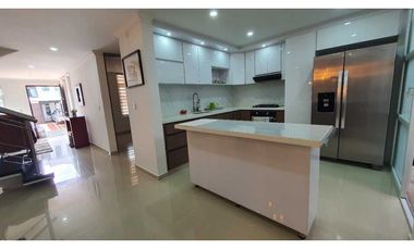 Se Vende Casa En Conjunto Cerrado Sector C.C Avenida, excelentes acaba