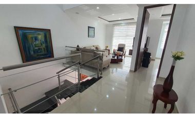 Se Vende Casa En Conjunto Cerrado Sector C.C Avenida, excelentes acaba