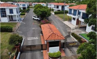 VENDO CASA CON PISCINA EN CONDOMINIO NARIÑO CUNDINAMARCA