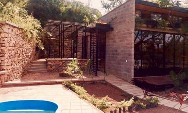 Se vende casa campestre de 144 M2 en 720 mill en La Mesa Cund.