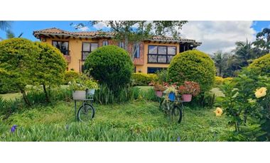 CASA FINCA EN EL CARMEN VIA RONEGRO A LA CEJA 3.750 MTS DOS CASAS
