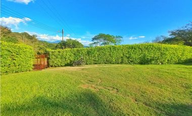 Maat vende Casa Campestre, La Masata-Villeta 2.460m2 $450 Millones