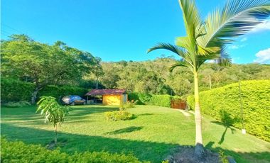 Maat vende Casa Campestre, La Masata-Villeta 2.460m2 $450 Millones