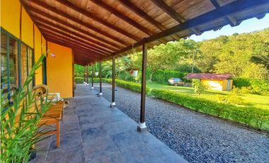 Maat vende Casa Campestre, La Masata-Villeta 2.460m2 $450 Millones