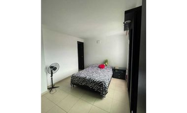 Apartamento En El Centro De La Mesa De 3 Habitaciones