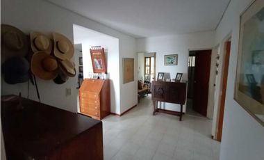 Casa Campestre tipo paisa cerca a la vía principal - La Mesa Cundi