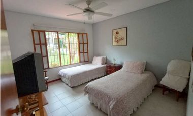 Casa Campestre tipo paisa cerca a la vía principal - La Mesa Cundi