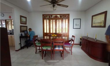 Casa Campestre tipo paisa cerca a la vía principal - La Mesa Cundi