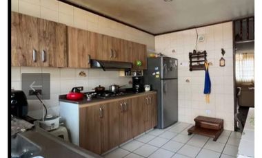SE VENDE AMPLIA CASA EN SECTOR DE BAVARIA