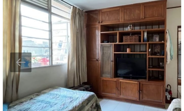 SE VENDE AMPLIA CASA EN SECTOR DE BAVARIA
