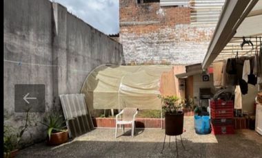 SE VENDE AMPLIA CASA EN SECTOR DE BAVARIA