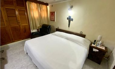 SE VENDE CASA ESQUINERA EN EL BARRIO JARDIN , SANTA MARTA