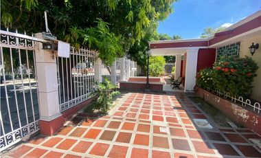 SE VENDE CASA ESQUINERA EN EL BARRIO JARDIN , SANTA MARTA