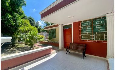 SE VENDE CASA ESQUINERA EN EL BARRIO JARDIN , SANTA MARTA