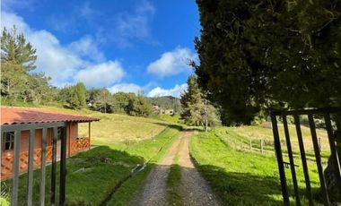 Vendo Amplia y Exclusiva Casa 1h Vereda el Hato k7 Vía Calera