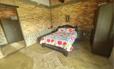 VENDO HERMOSA PARCELA CON CASA CAMPESTRE EN LAS GUACAS