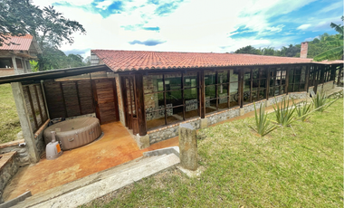 VENDO HERMOSA PARCELA CON CASA CAMPESTRE EN LAS GUACAS