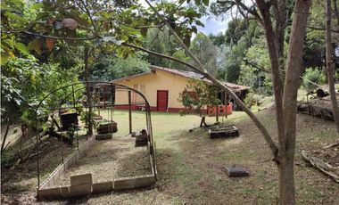 casa, finca en Medellín, santa Elena, rodeada de Naturaleza