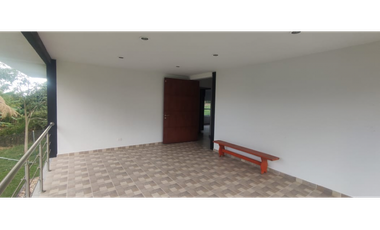 Venta de casa urbana de 500 M2 en 700 mill en La Mesa Cund, COL.