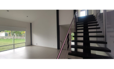 Venta de casa urbana de 500 M2 en 700 mill en La Mesa Cund, COL.