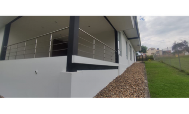 Venta de casa urbana de 500 M2 en 700 mill en La Mesa Cund, COL.
