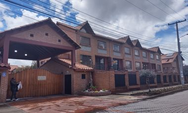 VENTA CASA CHIA - VILLA MERCEDES (MG)