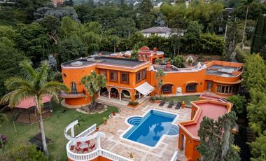 Finca en sector exclusivo del Poblado /Medellin