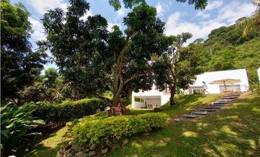 Casa Quinta entre La Mesa Anapoima en Oferta