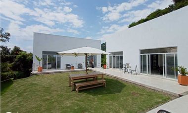 Casa Quinta entre La Mesa Anapoima en Oferta