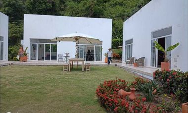 Casa Quinta entre La Mesa Anapoima en Oferta