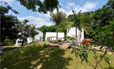 Casa Quinta entre La Mesa Anapoima en Oferta