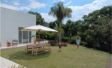 Casa Quinta entre La Mesa Anapoima en Oferta