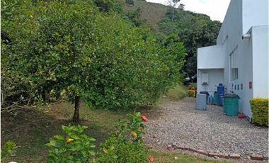Casa Quinta entre La Mesa Anapoima en Oferta