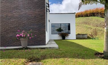 Venta de Casa Campestre En Unidad Cerrada via San Antonio la Ceja