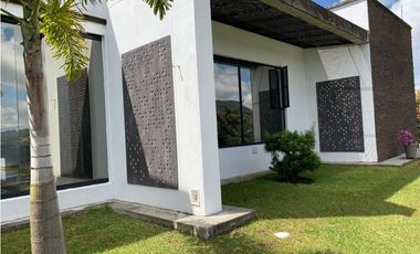 Venta de Casa Campestre En Unidad Cerrada via San Antonio la Ceja