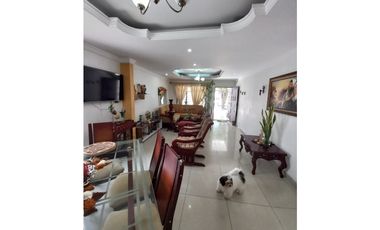 APTO Y CASA EN VENTA EN EL BARRIO LOS ANDES