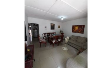 APTO Y CASA EN VENTA EN EL BARRIO LOS ANDES