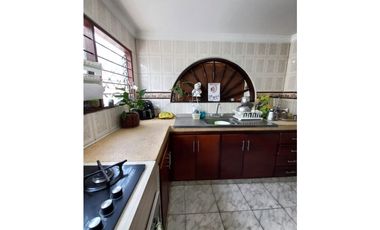 APTO Y CASA EN VENTA EN EL BARRIO LOS ANDES