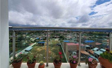 Se Vende Apartamento Con Vista Panorámica En Conjunto con Piscina