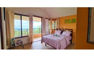 Se Vende Hermosa y Amplia Casa en Altos del Maria