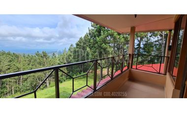 Se Vende Hermosa y Amplia Casa en Altos del Maria