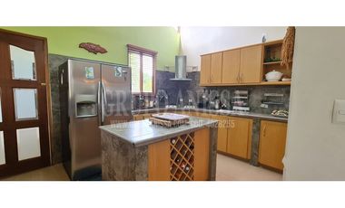 Se Vende Hermosa y Amplia Casa en Altos del Maria