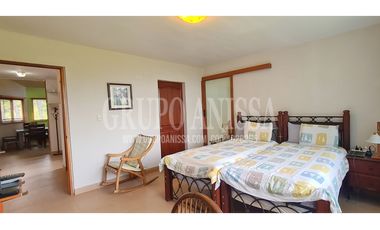 Se Vende Hermosa y Amplia Casa en Altos del Maria