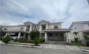 RESERVAS DE VERSALLES - CASA EN VENTA