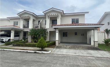 RESERVAS DE VERSALLES - CASA EN VENTA