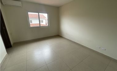RESERVAS DE VERSALLES - CASA EN VENTA