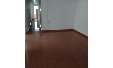 SE ALQUILA OFICINA EN EL CARMEN
