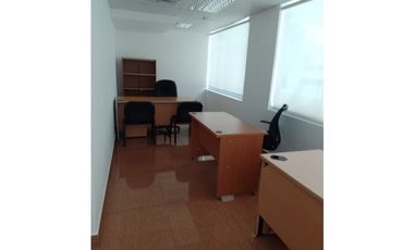 SE ALQUILA OFICINA EN EL CARMEN