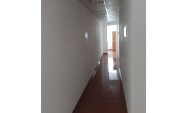 SE ALQUILA OFICINA EN EL CARMEN